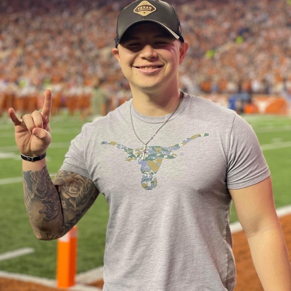 Meet your Posher, Leigh Ann - Picture 7 of 11